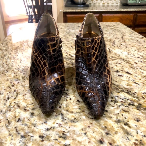 Carole Little Shoes - Gorgeous Carole Little Brown Leather Booties